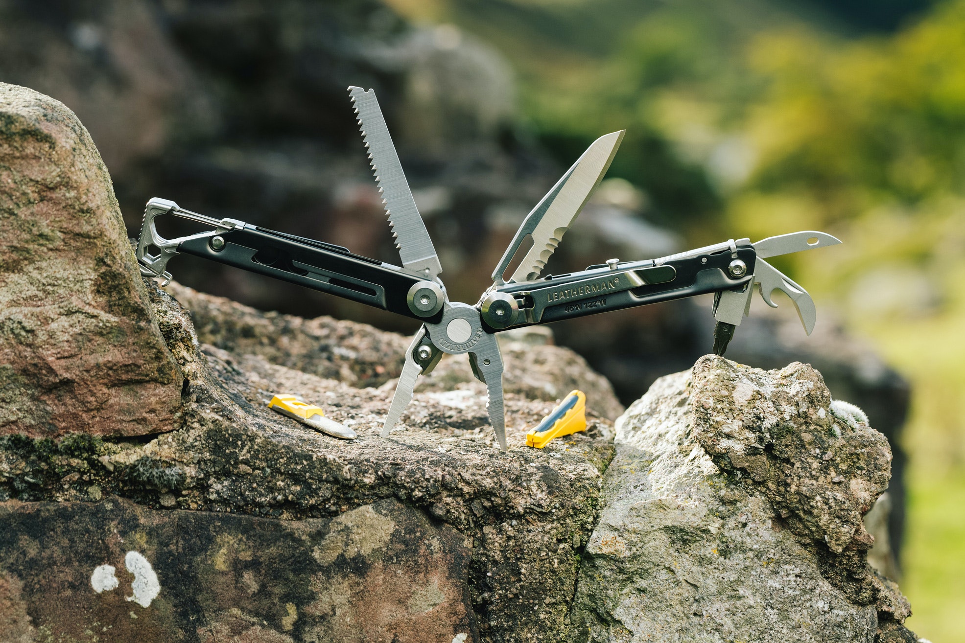 Leatherman Signal Multitool | Review - Outdoors Magic