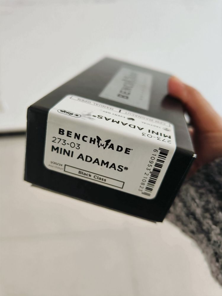 Benchmade Mini Adamas MagnaCut钢 碳纤维柄 273-03 黑色 2680