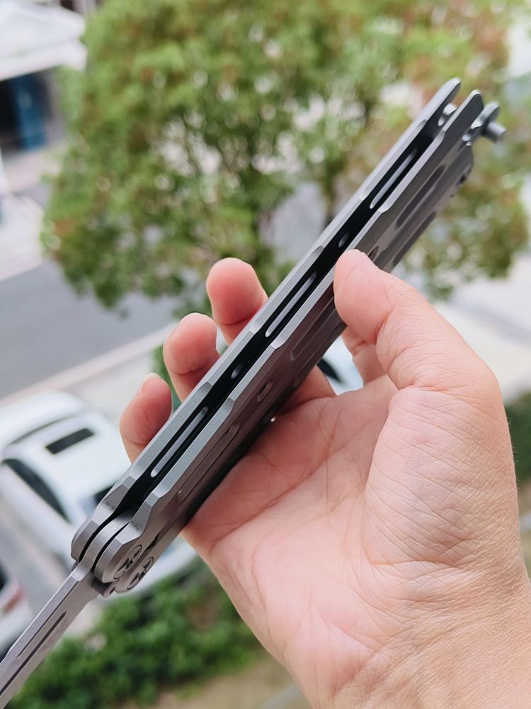 🚫 benchmade 85 S30V钢 钛合金柄 蝴蝶刀 4880