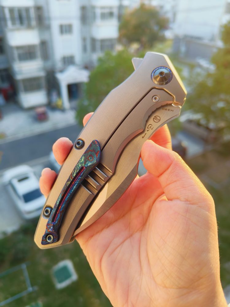 Maxace Knives 龍 M390钢 钛合金柄 蓝色螺丝及背骨 2780