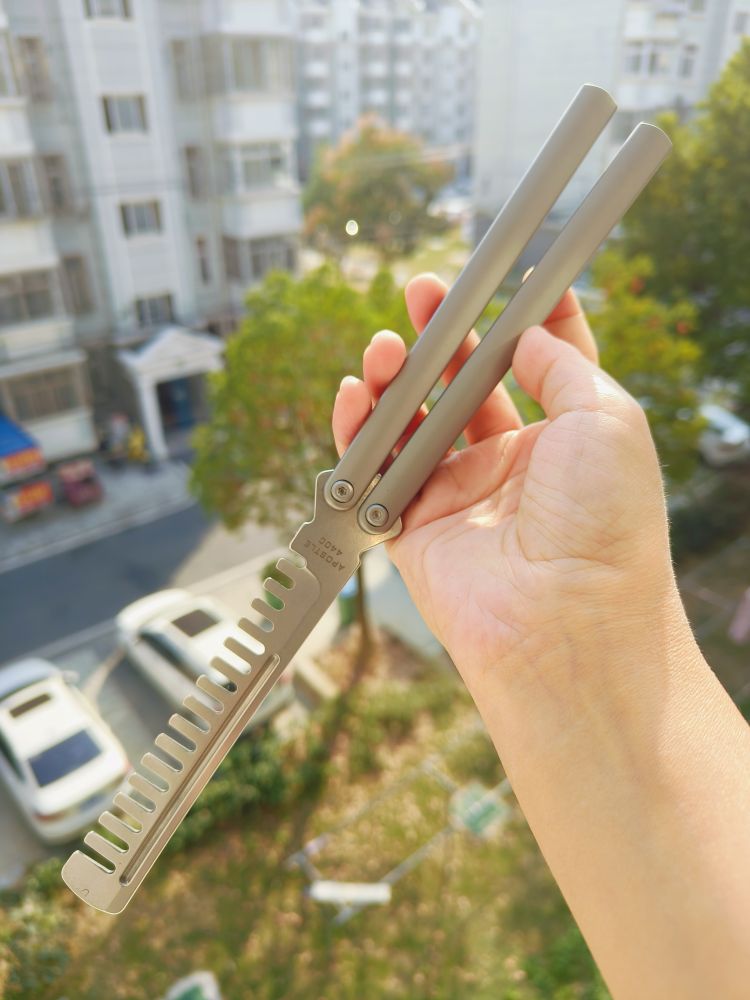 Maxace Knives 使徒 M390刃 一体钛柄 蝴蝶甩刀 1880