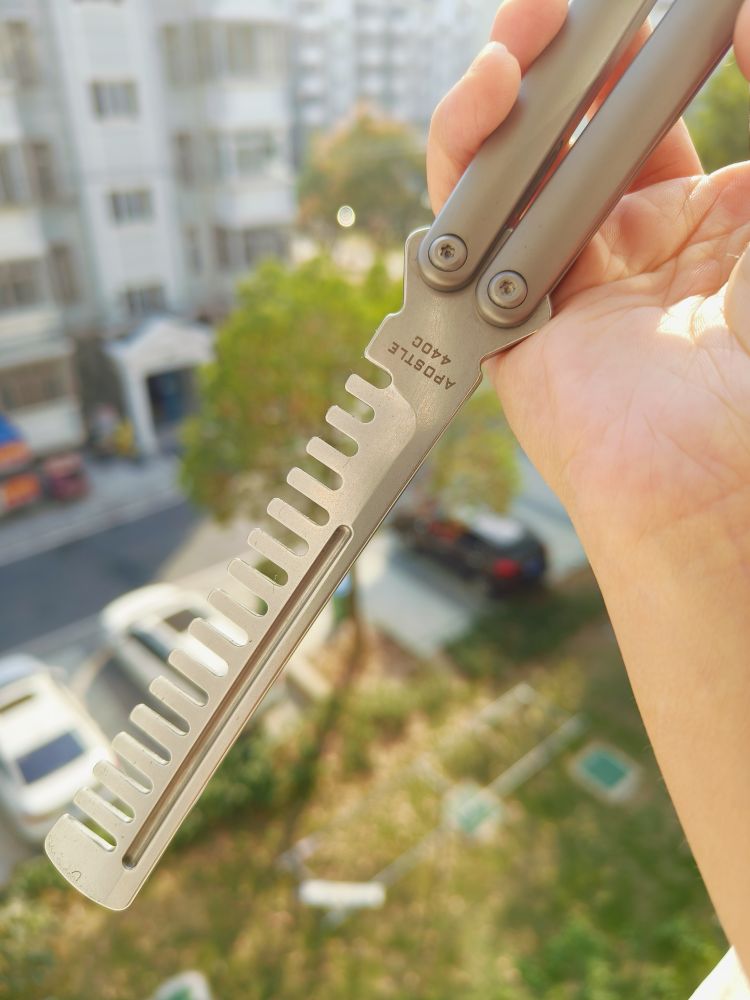 Maxace Knives 使徒 M390刃 一体钛柄 蝴蝶甩刀 1880