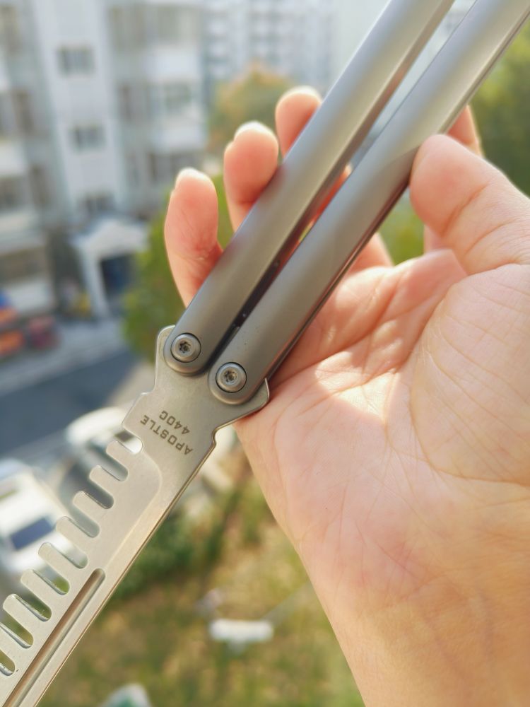 Maxace Knives 使徒 M390刃 一体钛柄 蝴蝶甩刀 1880