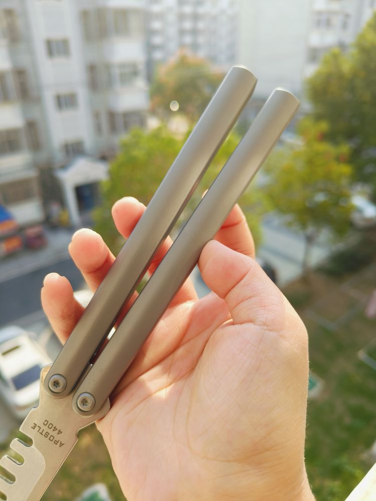 Maxace Knives 使徒 M390刃 一体钛柄 蝴蝶甩刀 1880