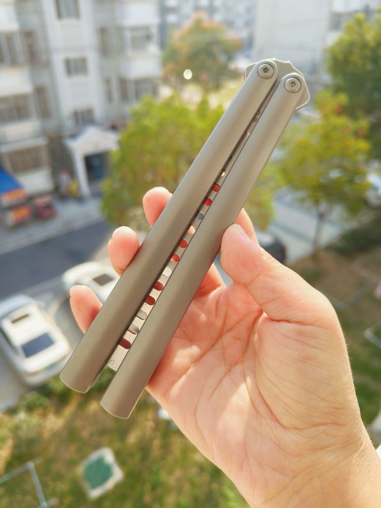 Maxace Knives 使徒 M390刃 一体钛柄 蝴蝶甩刀 1880
