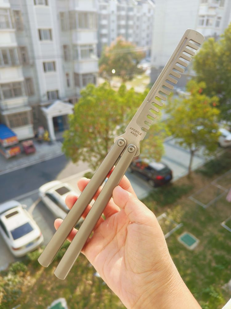 Maxace Knives 使徒 M390刃 一体钛柄 蝴蝶甩刀 1880