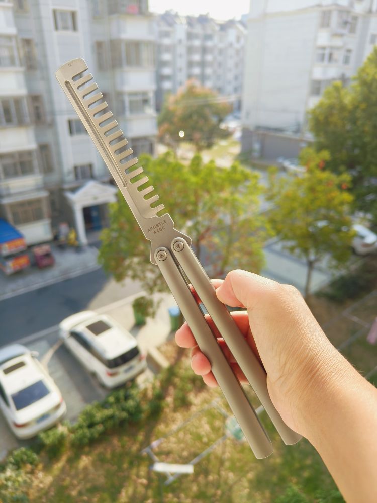 Maxace Knives 使徒 M390刃 一体钛柄 蝴蝶甩刀 1880
