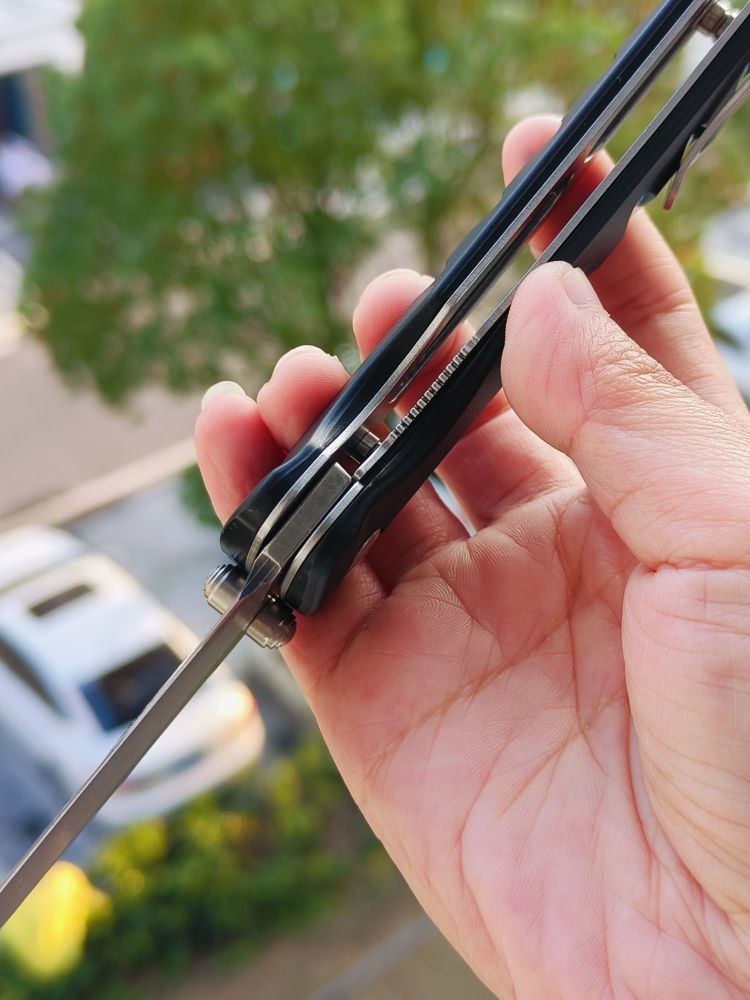 Mcusta Knives VG10钢芯三层钢 铝合金柄 MC-0041C 950