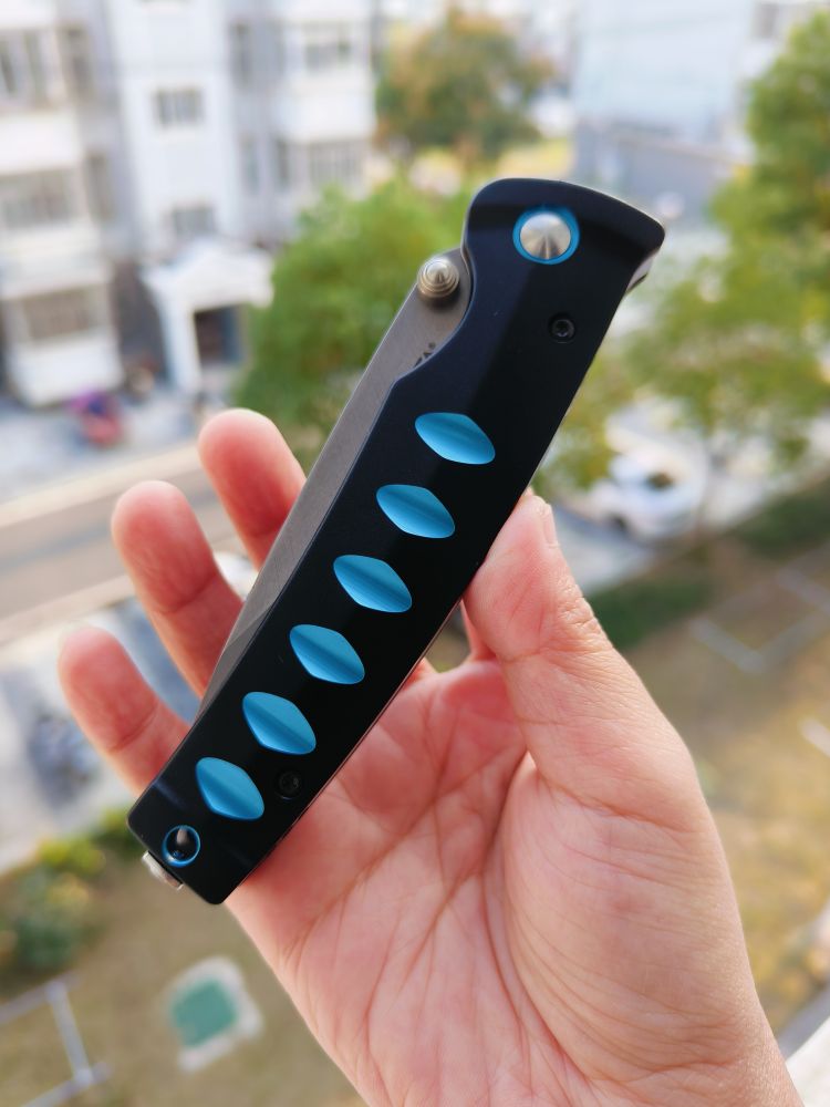 Mcusta Knives VG10钢芯三层钢 铝合金柄 MC-0041C 950