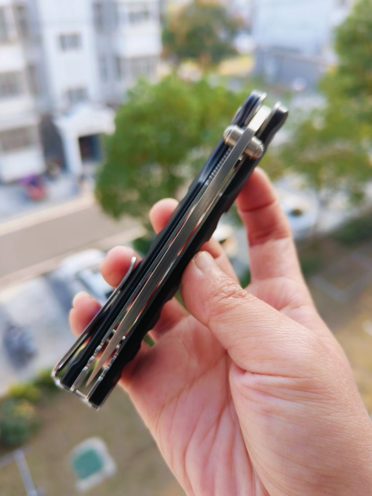 Mcusta Knives VG10钢芯三层钢 铝合金柄 MC-0041C 950