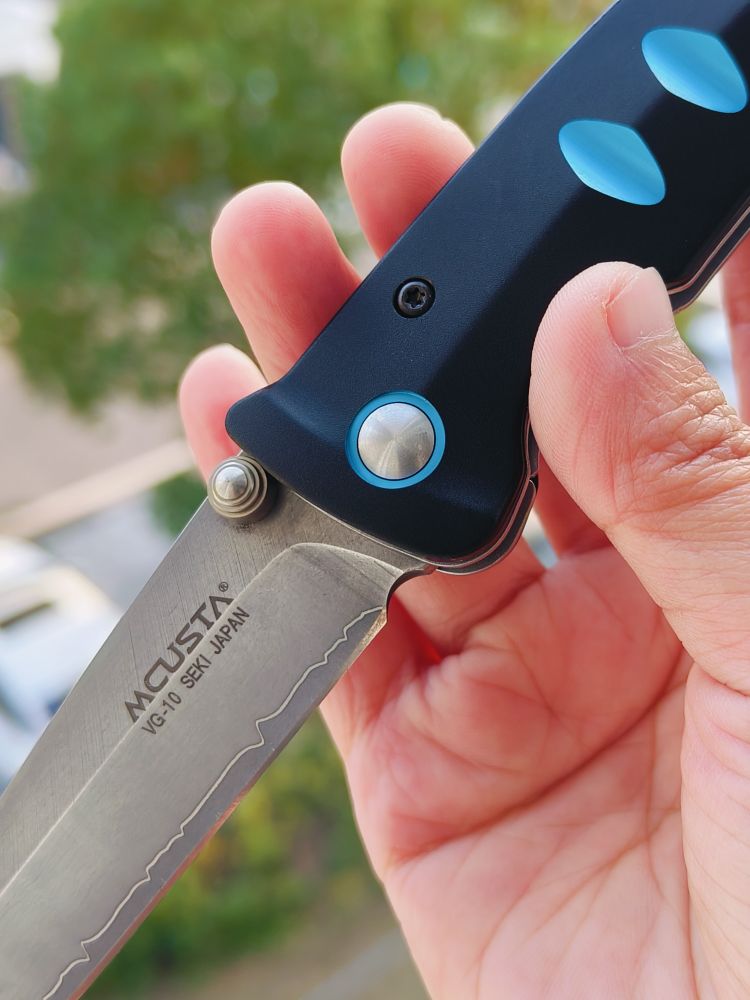 Mcusta Knives VG10钢芯三层钢 铝合金柄 MC-0041C 950