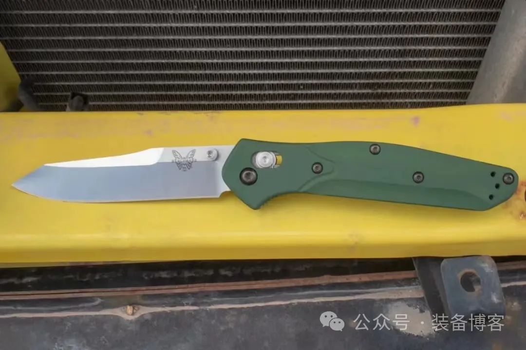 已故设计师奥斯本的经典之作：benchmade-940