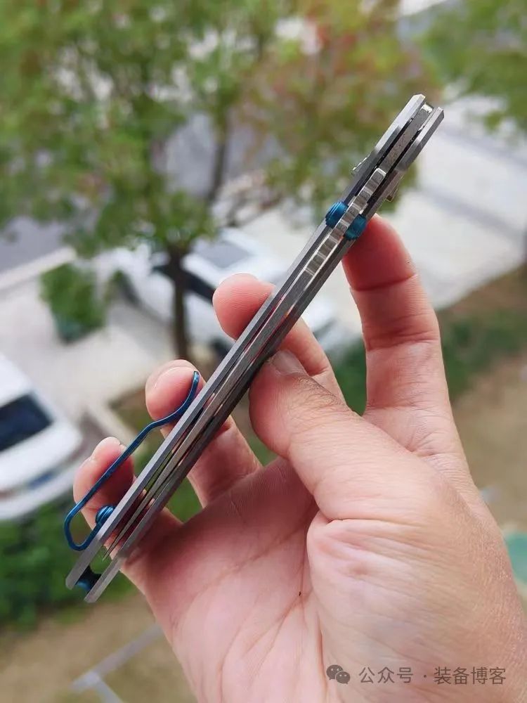 Benchmade 蝴蝶旗舰748 Narrows：轻盈与坚固的完美结合