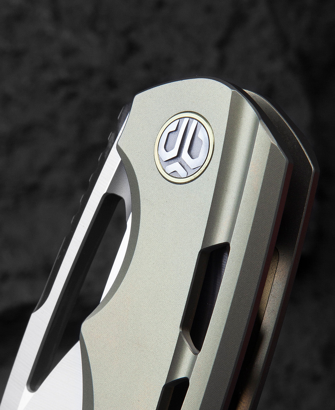 Bestech Knives Fairchild S35VN钢 钛合金柄 BT2202D 2660