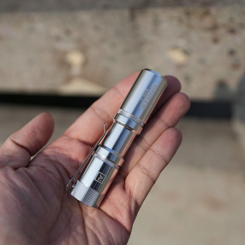 漫客 E05 II 1300流明迷你EDC手电 银色