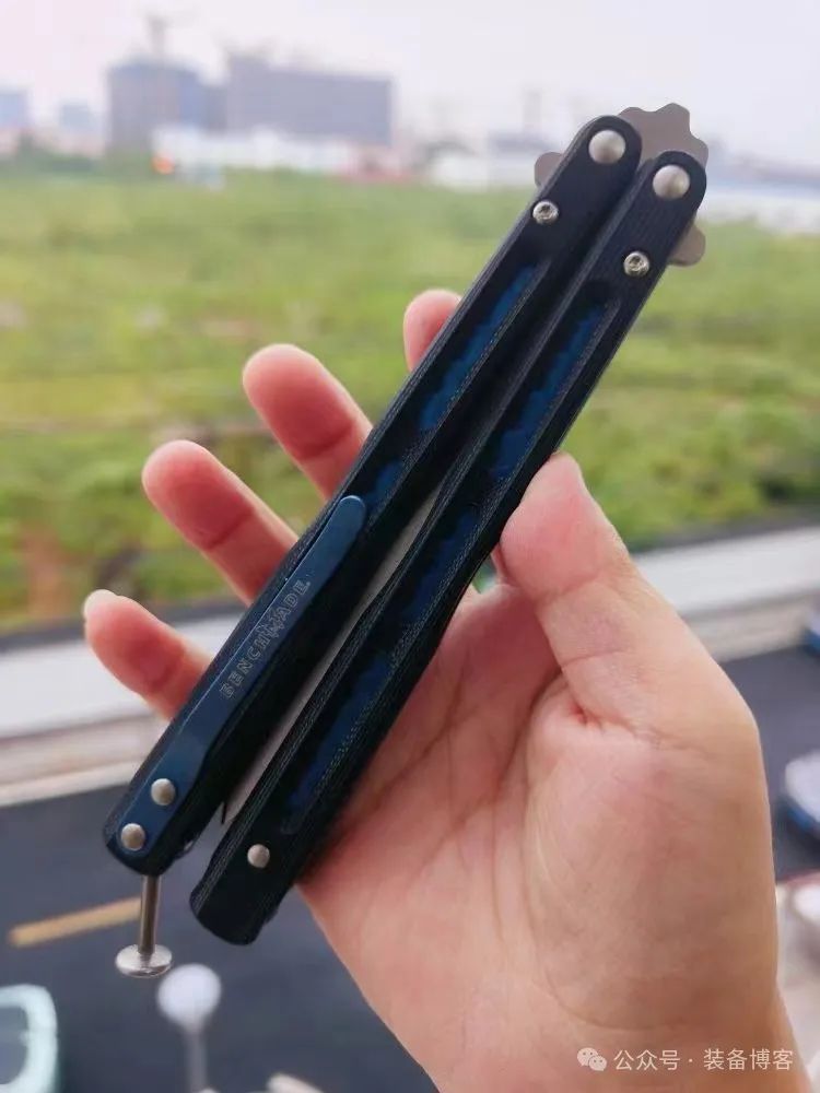 Benchmade 51详细测评：经典蝴蝶刀，青出于蓝胜于蓝 - 装备博客