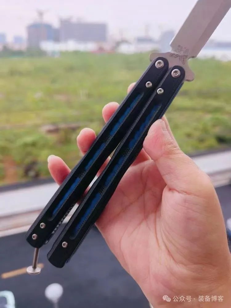 Benchmade 51详细测评：经典蝴蝶刀，青出于蓝胜于蓝 - 装备博客