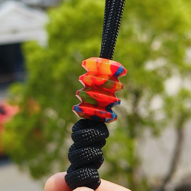 SSD工作室 树脂撞色伞绳刀坠 28