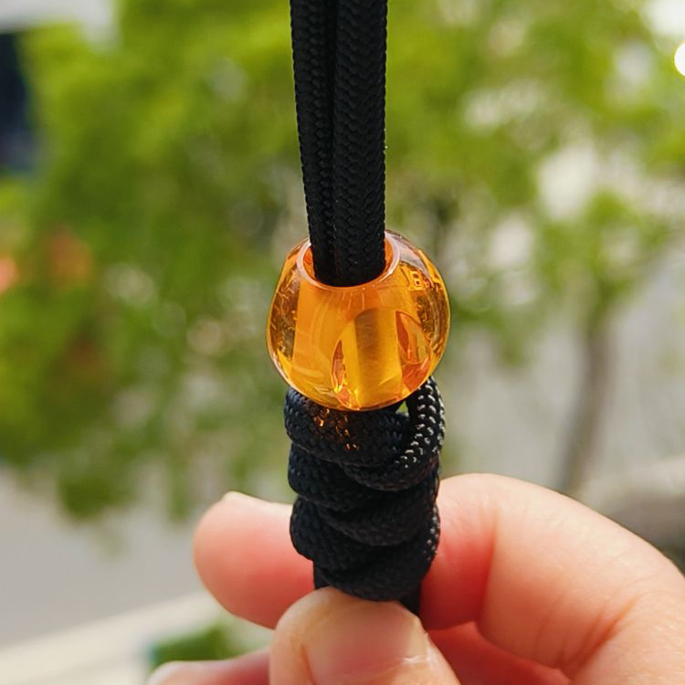 SSD工作室 琥珀色树脂伞绳刀坠吊坠 28