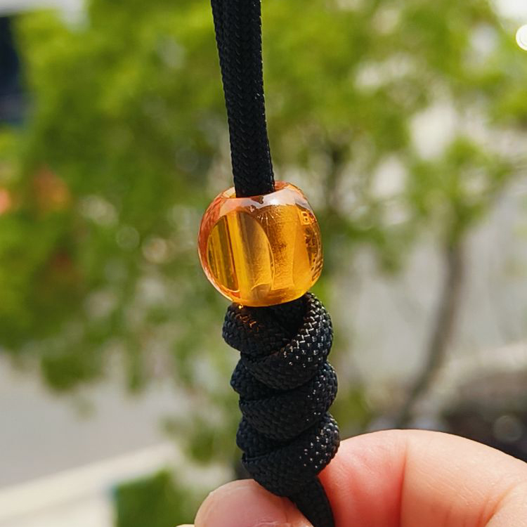 SSD工作室 琥珀色树脂伞绳刀坠吊坠 28