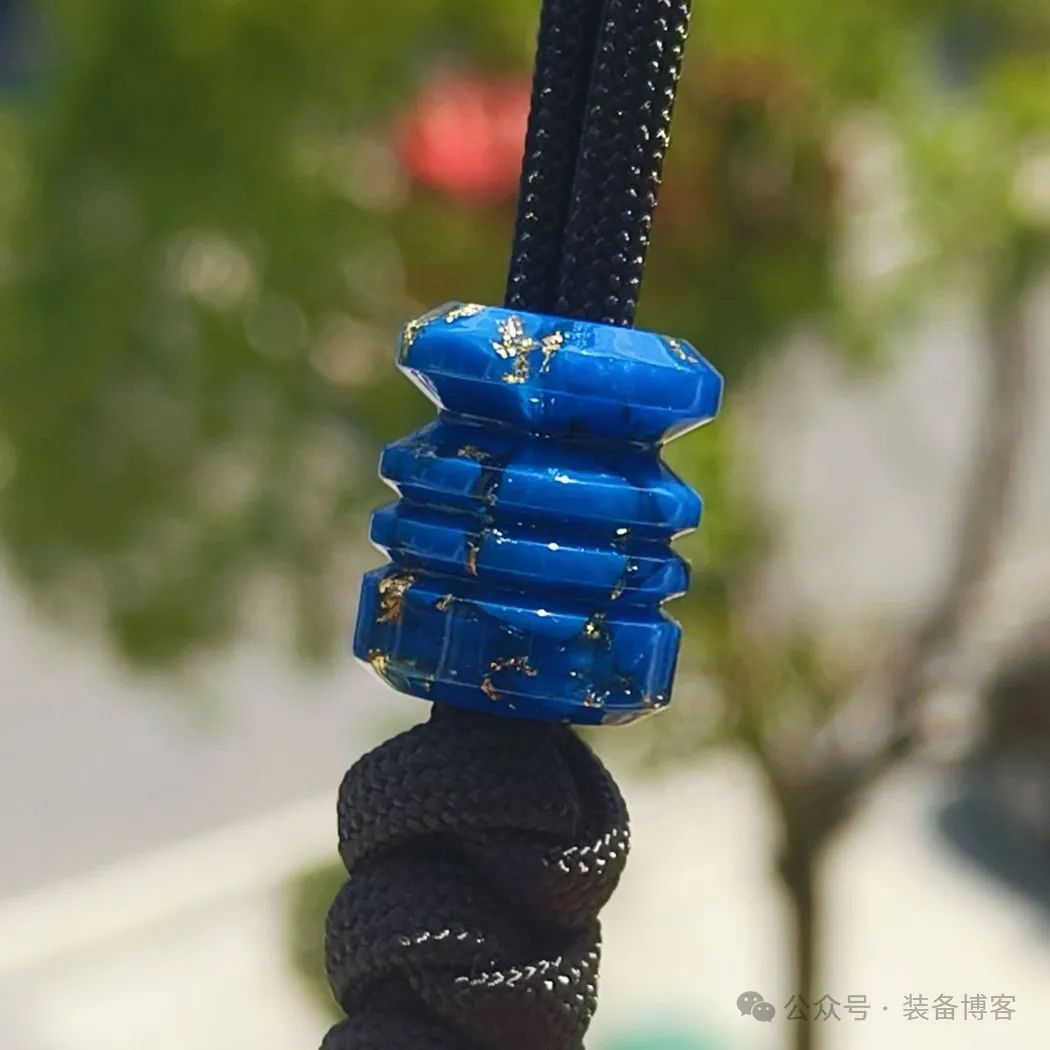 轻巧时尚，树脂刀坠——刀具的完美伴侣
