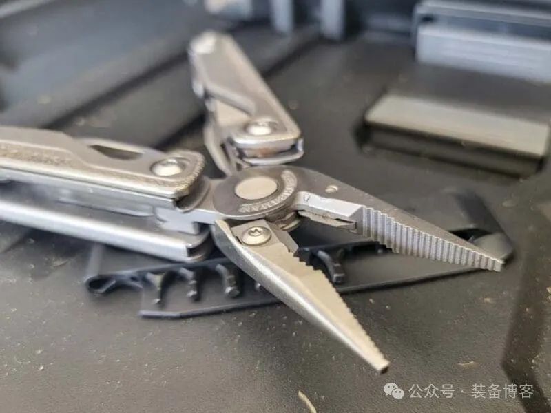 Leatherman Charge+ TTI：大小工作，一机搞定