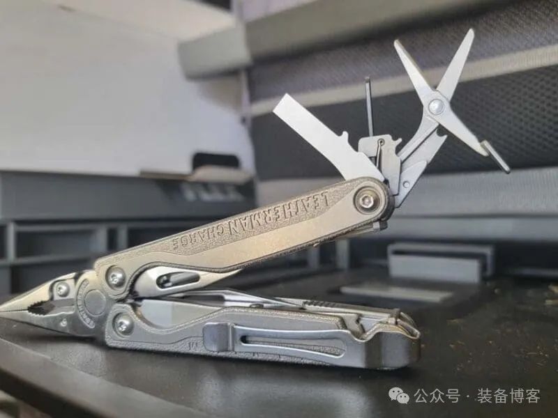 Leatherman Charge+ TTI：大小工作，一机搞定
