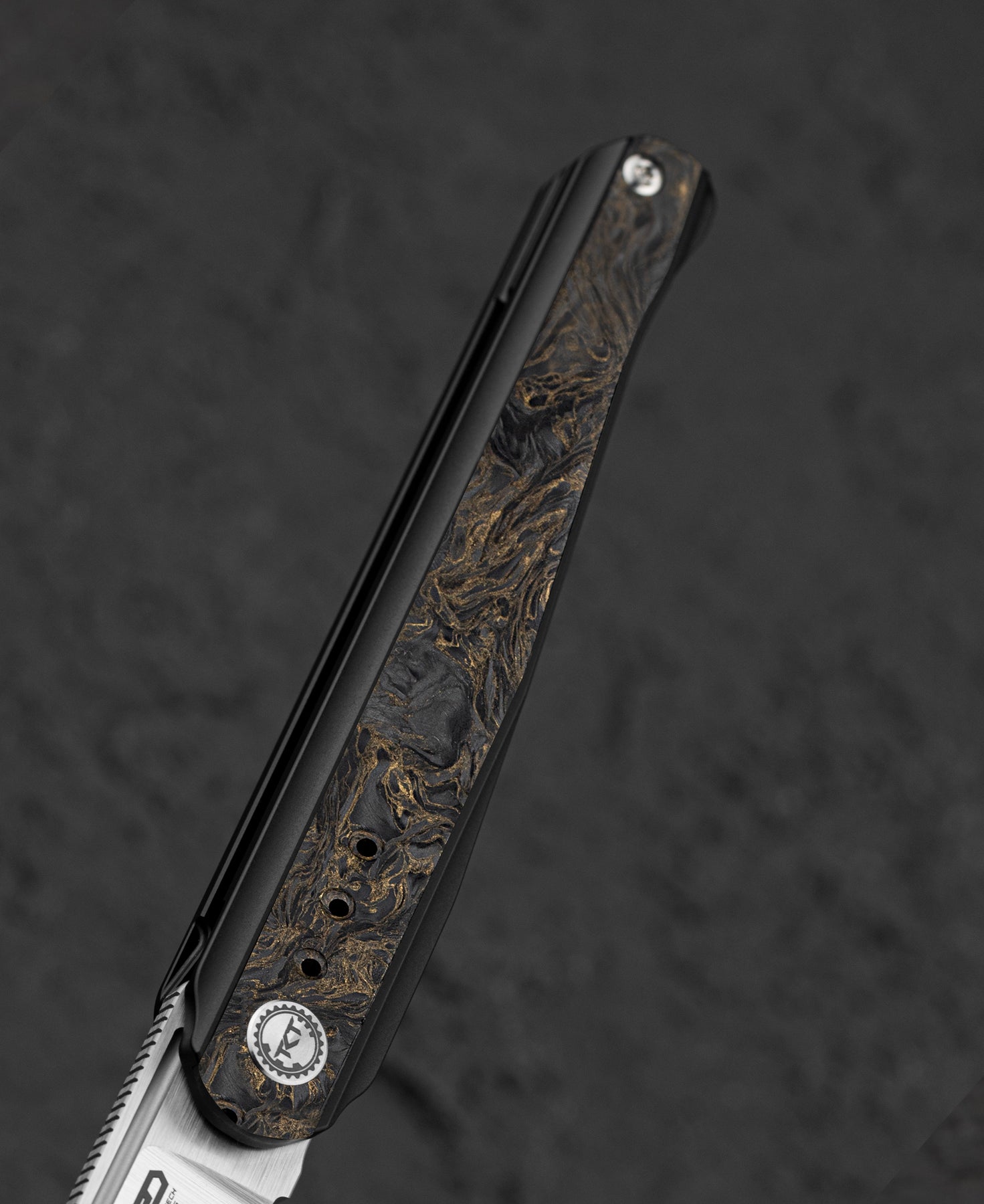 Bestech Spear Phisher M390钢 钛合金+碳纤维柄 BT2405D 黑色 2235