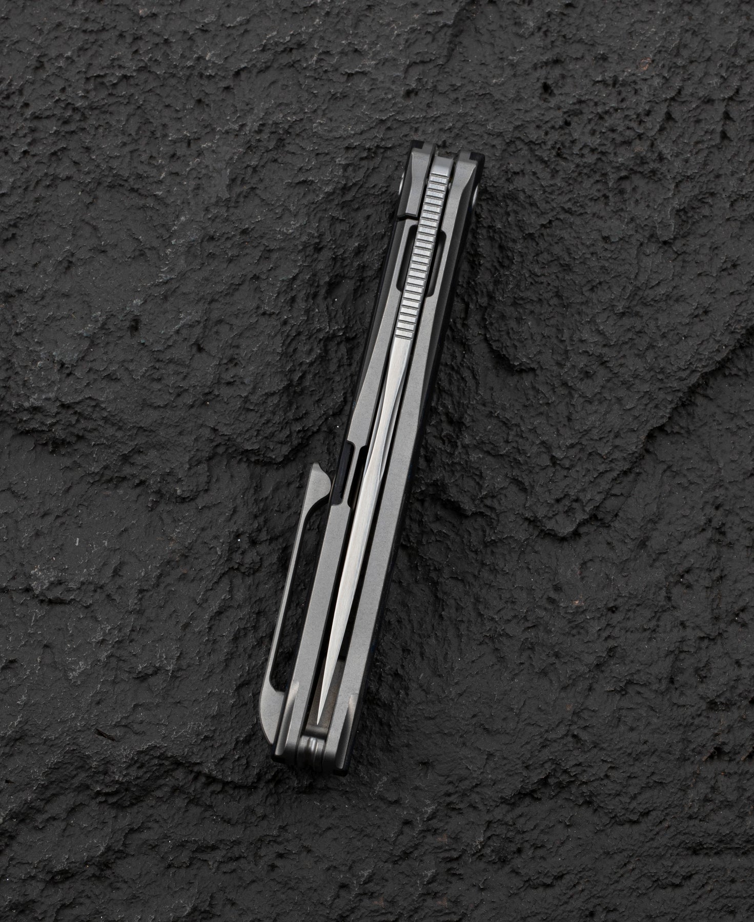 Bestech Spear Phisher M390钢 钛合金+碳纤维柄 BT2405B 灰色 2100