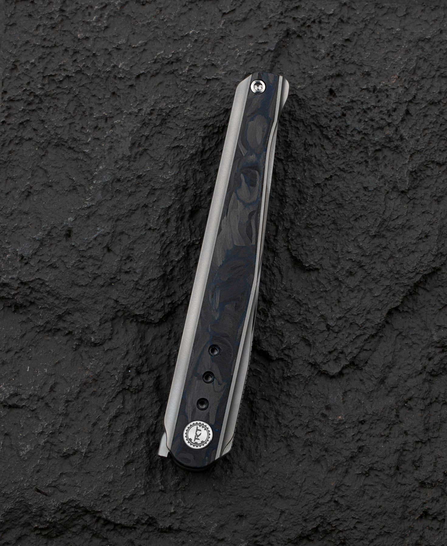 Bestech Spear Phisher M390钢 钛合金+碳纤维柄 BT2405B 灰色 2100