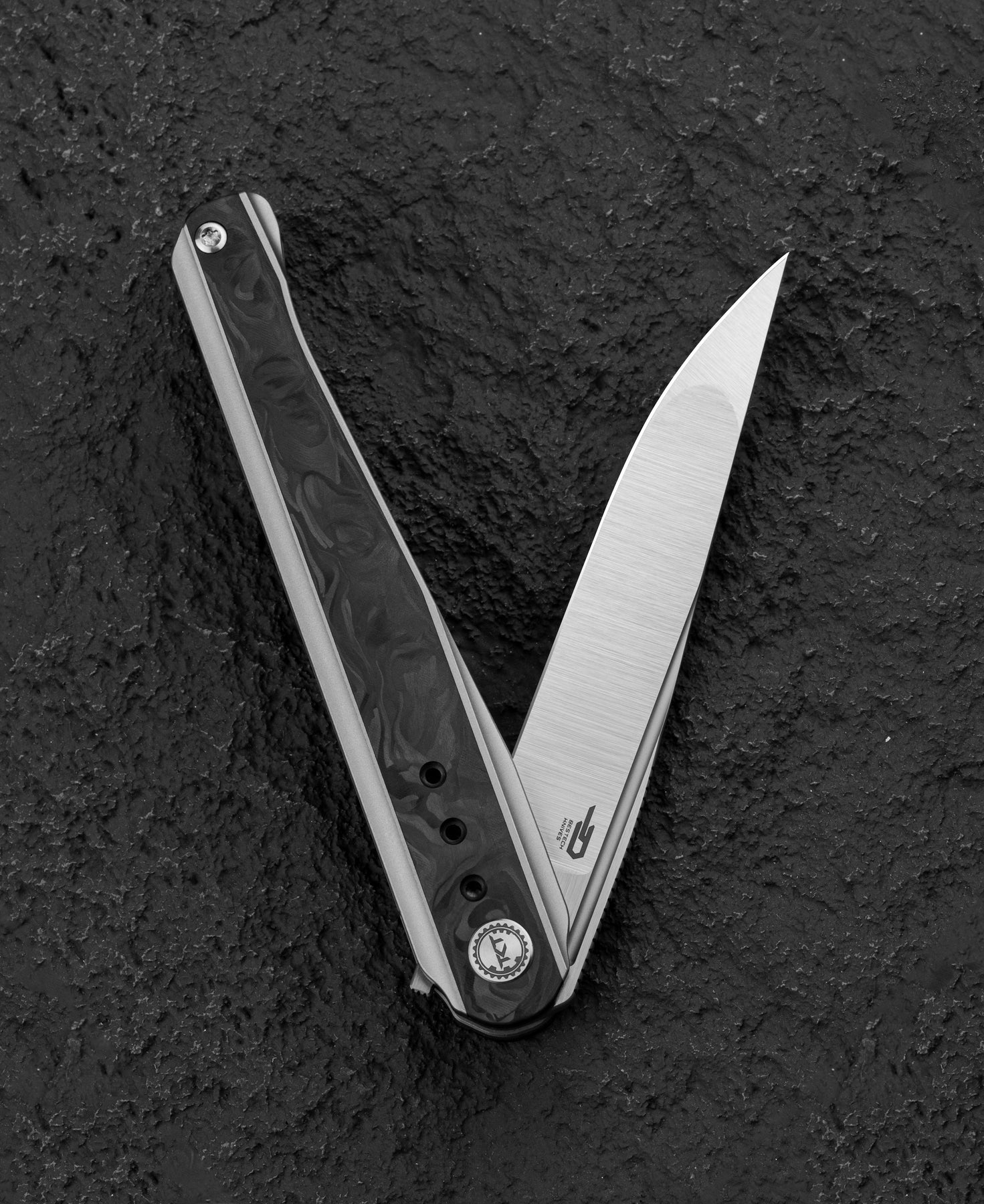 Bestech Spear Phisher M390钢 钛合金+碳纤维柄 BT2405A 黑色 2100