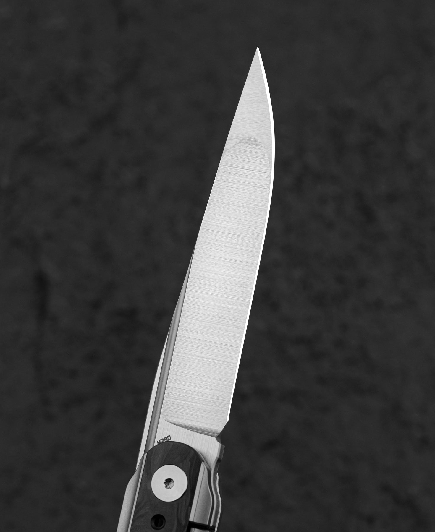 Bestech Spear Phisher M390钢 钛合金+碳纤维柄 BT2405A 黑色 2100