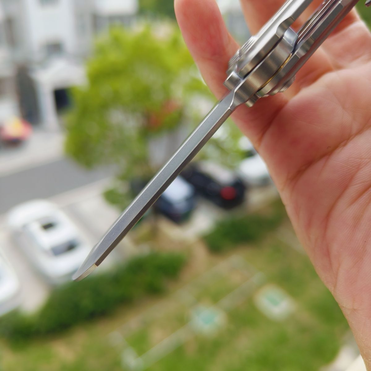 蝴蝶梳子钛合金折叠梳初学者新手花式甩刀 未开刃 358