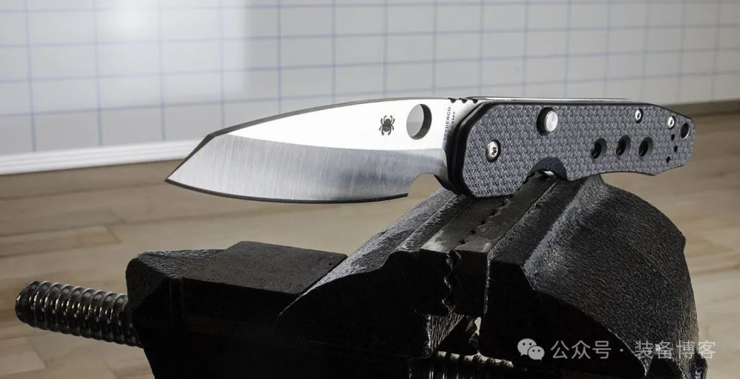 Spyderco Smock 体验来自蜘蛛公司的前置背鳍快开 - 装备博客