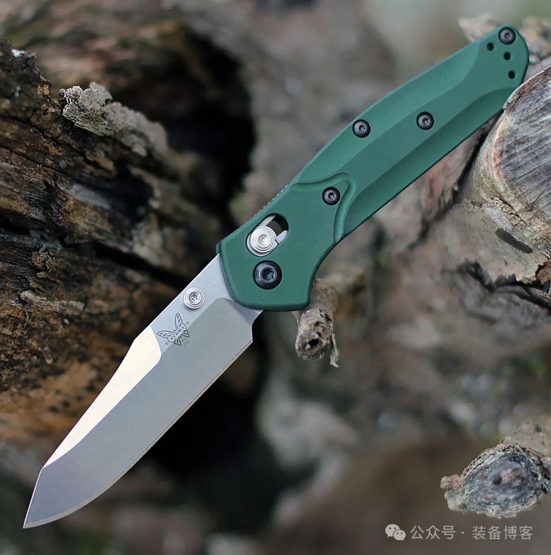Benchmade 爱好者必备的型号之一：迷你奥斯本