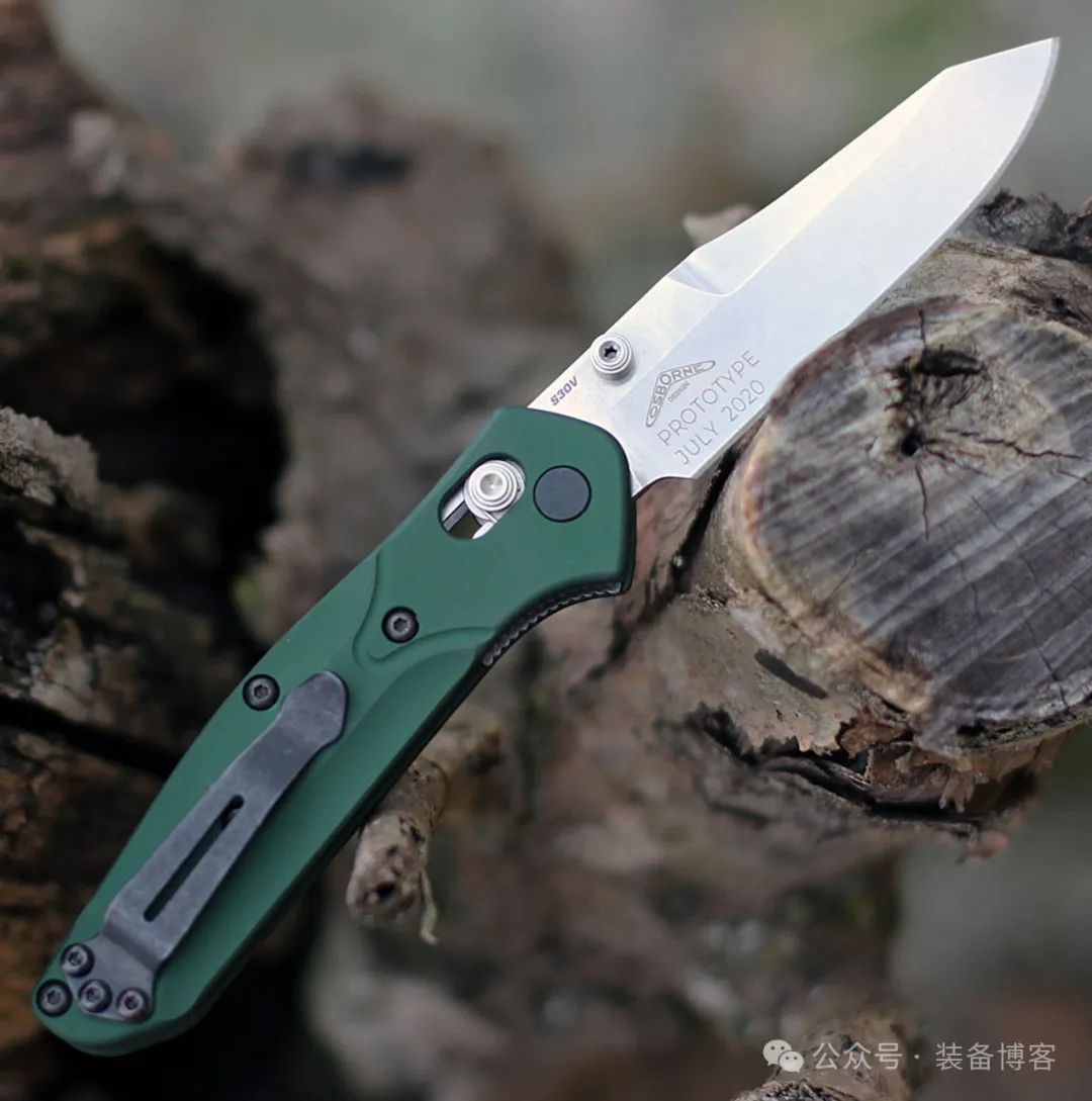 Benchmade 爱好者必备的型号之一：迷你奥斯本
