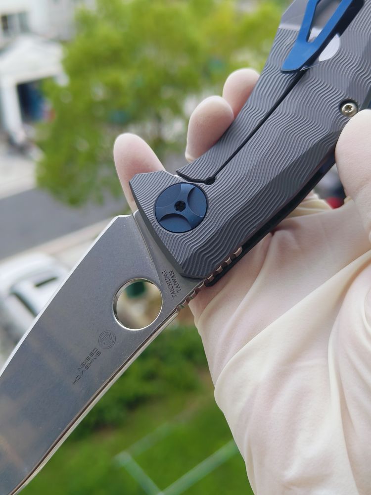 Spyderco C235CFTIP CPM-S90V钢 碳纤维+钛柄 3800