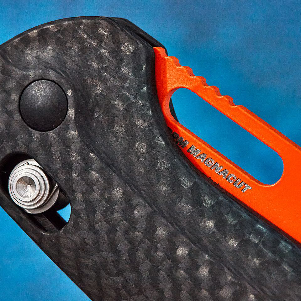 Benchmade Mini Taggedout AXIS CPM-MagnaCut钢 碳纤维柄 155330R-01 黑色 2400