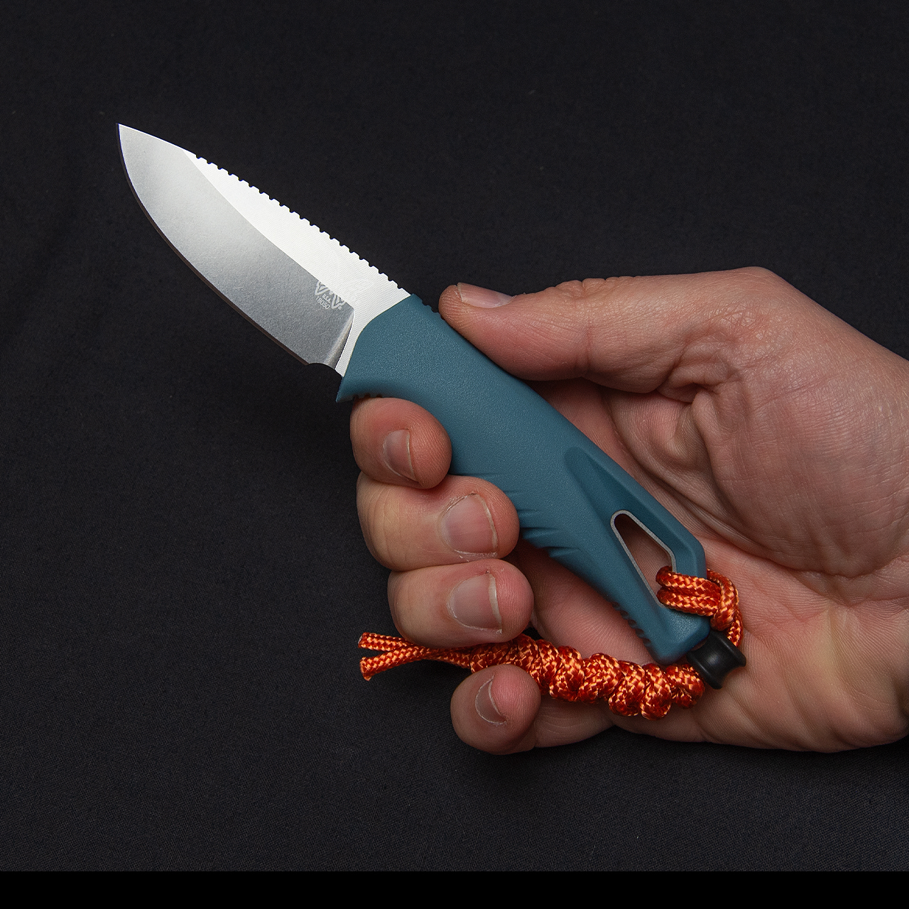 Benchmade Water Intersect Pocket CPM-MagnaCut钢 尼龙注塑柄 18050 蓝色 1450