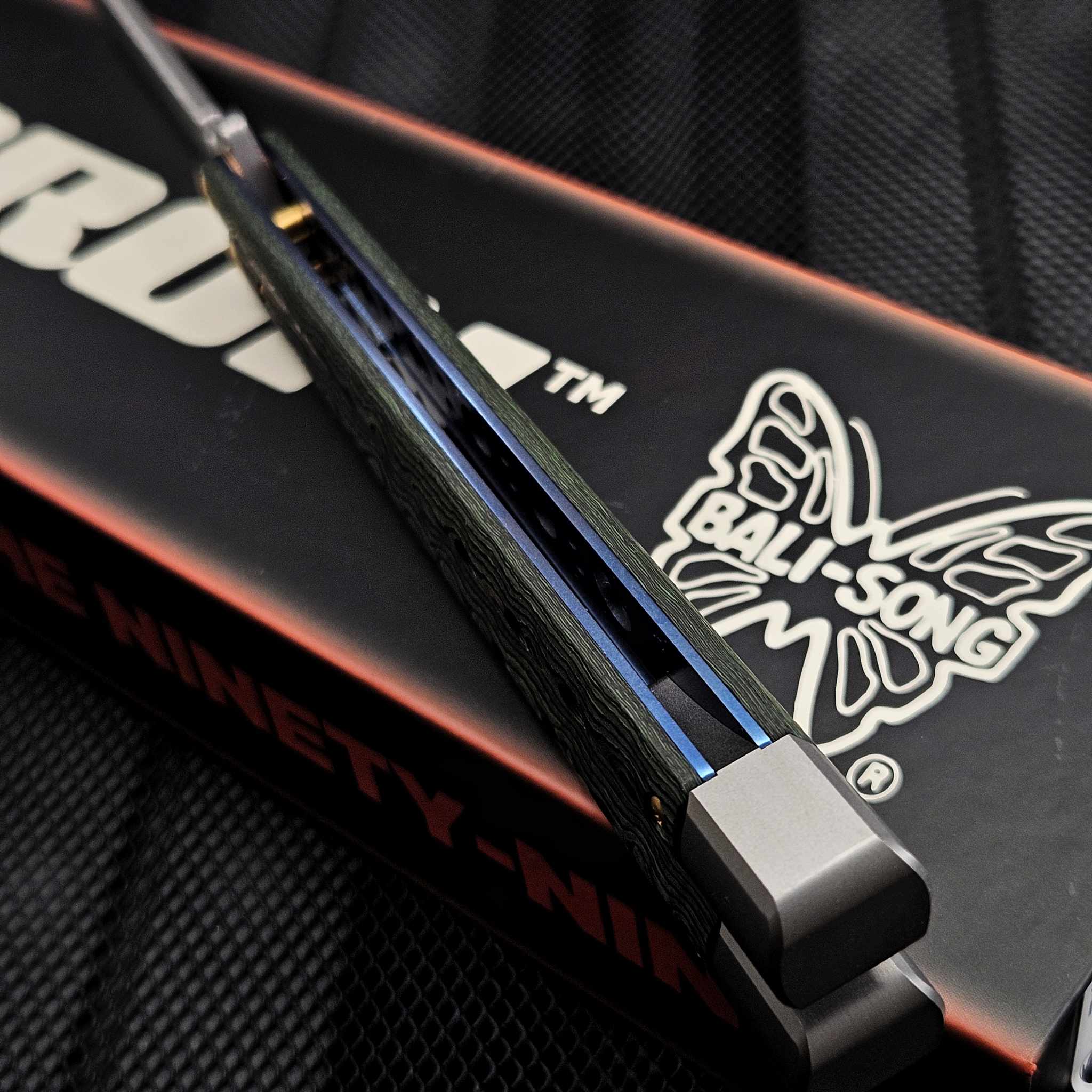 🆕 Benchmade Necron Monarch Damasteel 大马士革钢 Jungle Wear Fatcarbon 碳纤维柄 99-242 金盒 限量 500 把 12000