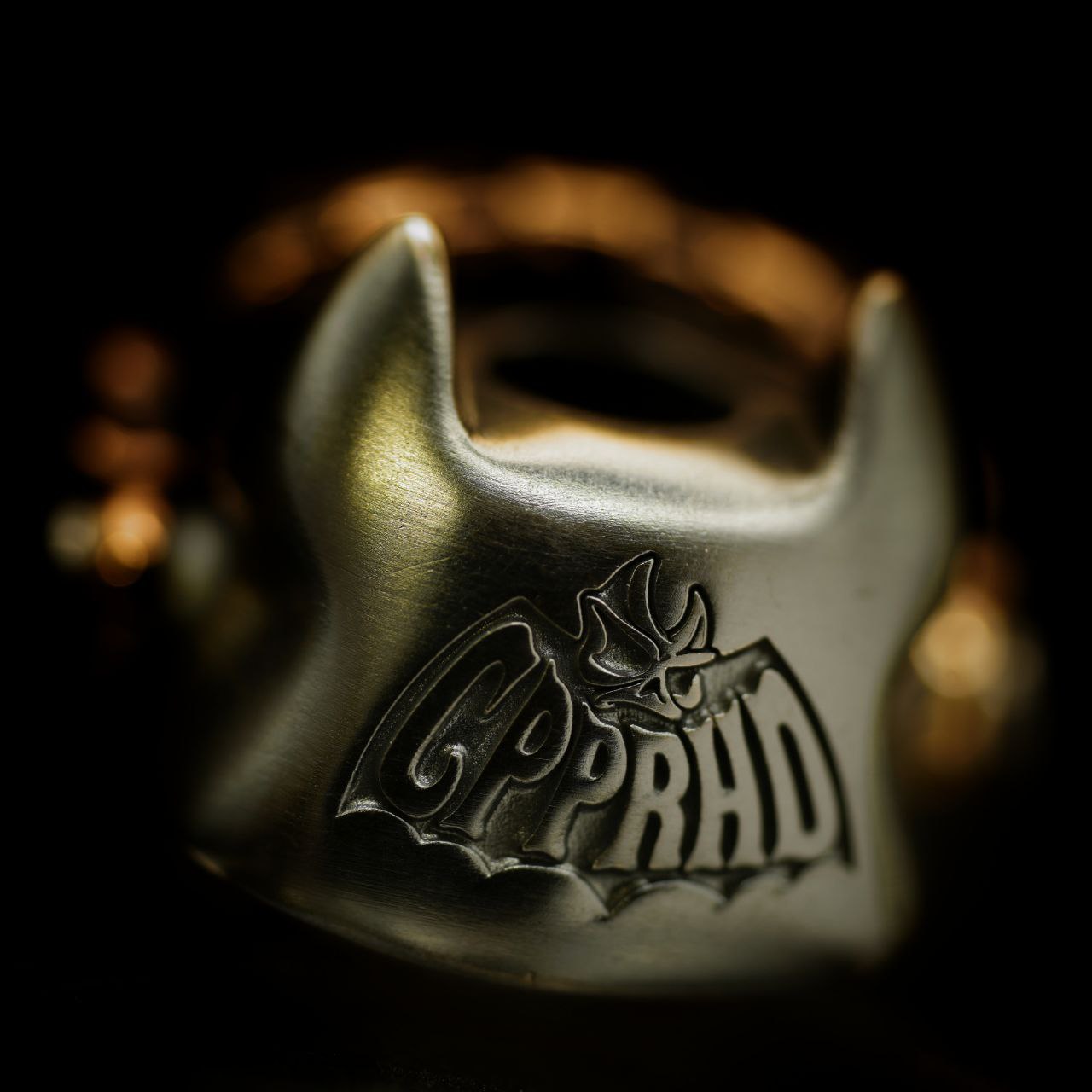 Cpprhd Metal Word 俄罗斯铜斑蛇骷髅蝙蝠侠刀坠 MRE刀展限量版刀坠