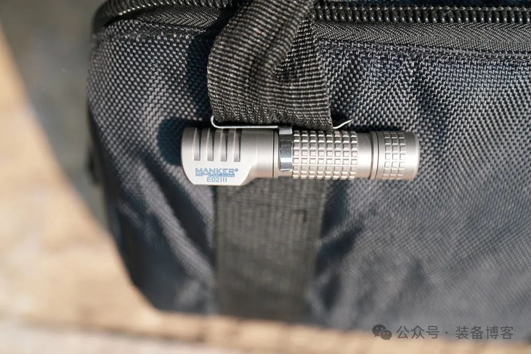 Mankerlight E02 III Ti - 钛金属日常携带手电筒
