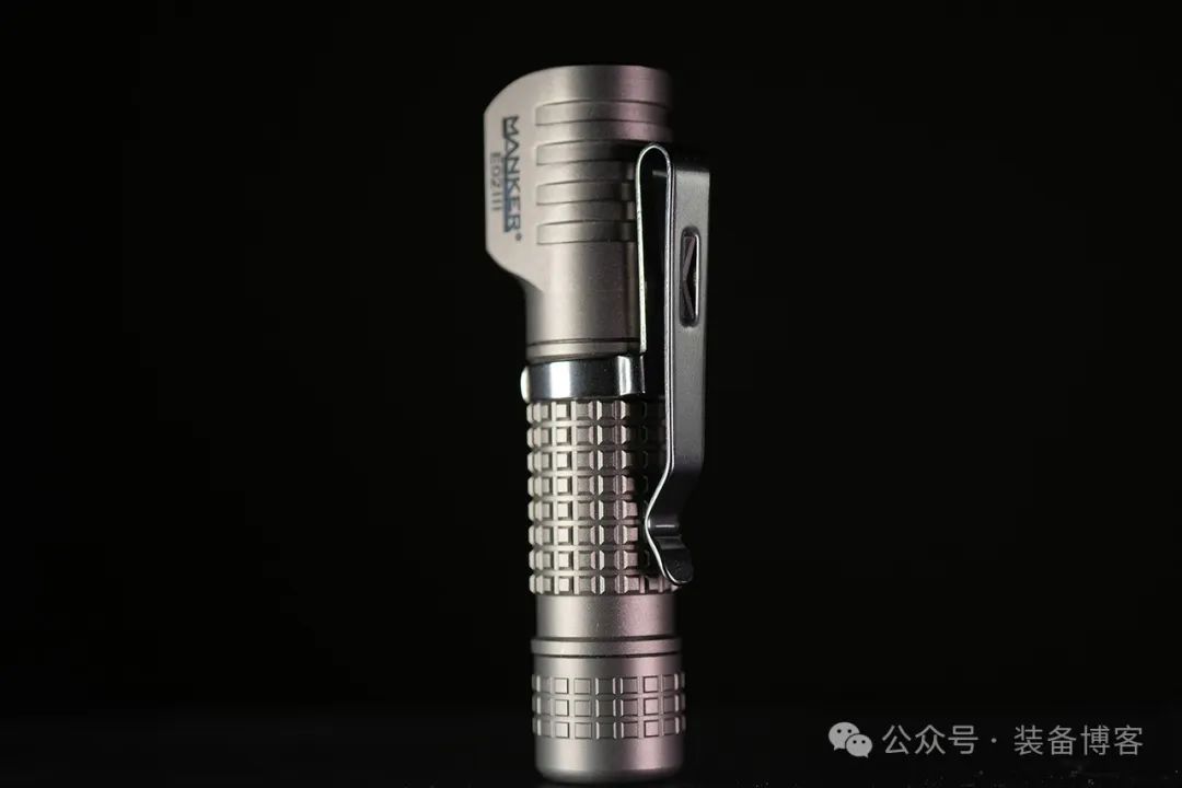 Mankerlight E02 III Ti - 钛金属日常携带手电筒