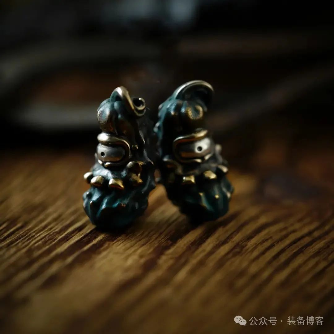 Phase Objects 俄罗斯过去式刀坠：刀具的专属配饰 - 装备博客