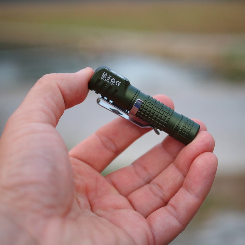 🤝Mankerlight E02III多功能L型拐角磁吸强光小手电筒 铝合金 军绿色 含电池 168