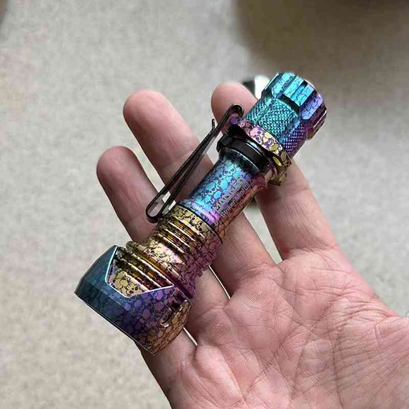🤝Mankerlight Striker Mini钛合金远射战术EDC强光小手电筒 彩色骷髅头版本 含电池 899