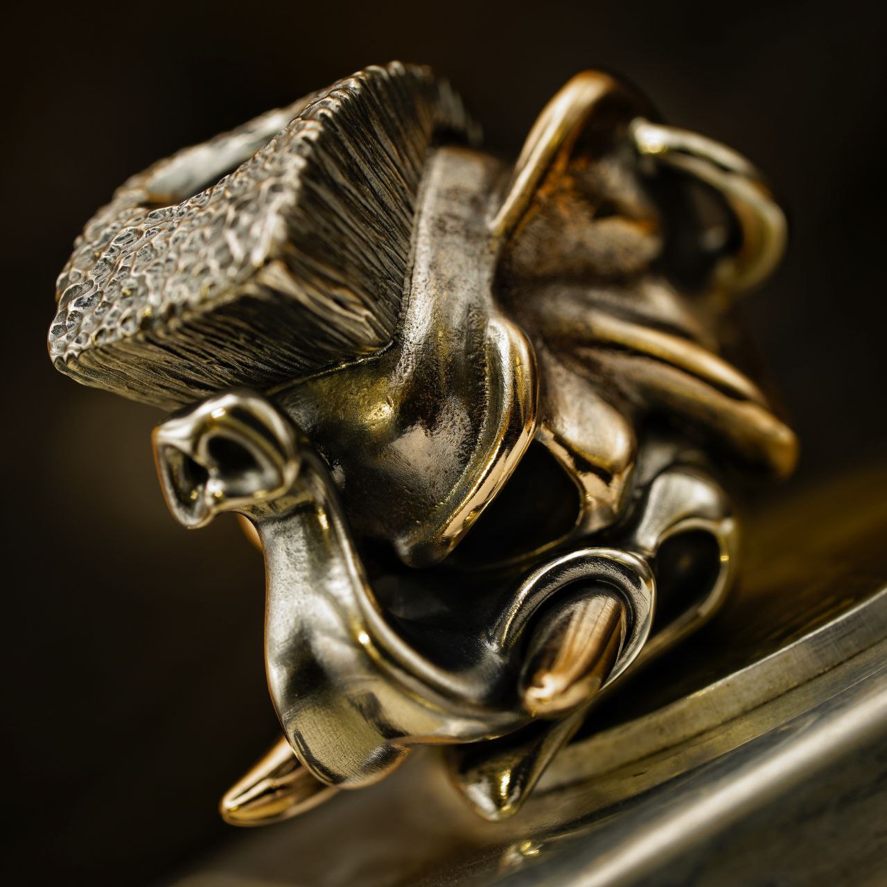 Cpprhd Metal Work Wild elephant Bead 俄罗斯铜斑蛇野象刀坠