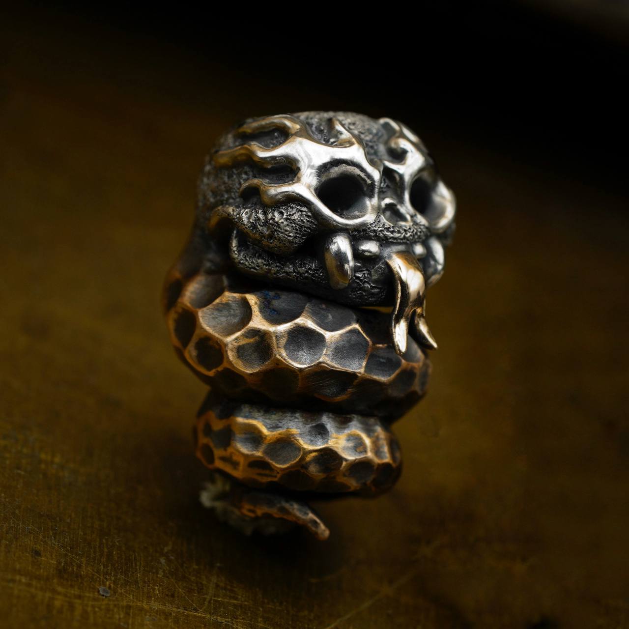 Phase Objects Snake Bead 俄罗斯过去式蛇年限量版刀坠吊坠 1980