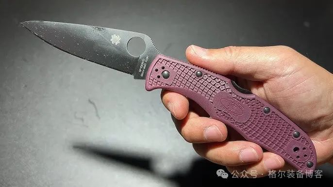 Spyderco C10：经典战术折刀的永恒魅力 - 装备博客