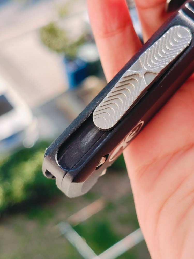 【售完】Microtech 122-10 Ultratech D/E CTS-204P钢 铝合金柄 黑色 1800